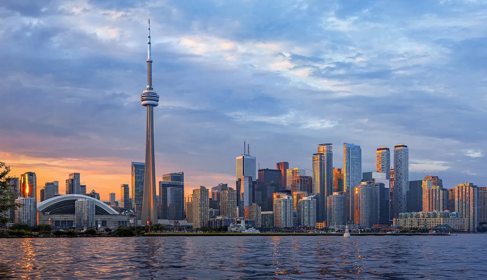 Tháp CN Tower – Trải nghiệm không thể bỏ qua khi đến Canada