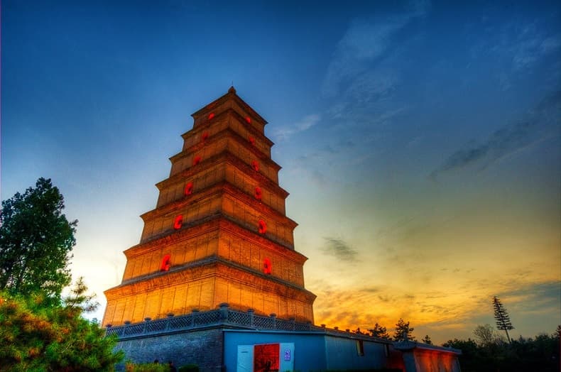 https://abtravel.vn/wp-content/uploads/2026/04/thap-dai-nhan-1.jpg