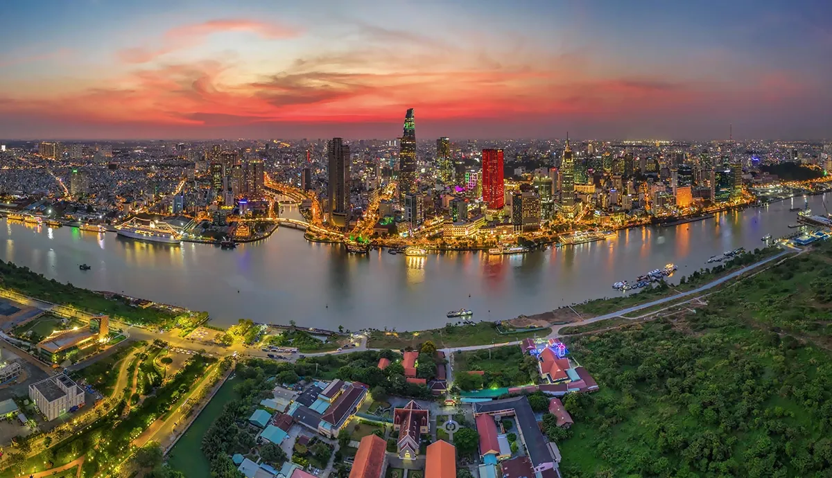 A Complete Travel Guide to Uncovering the Best of Ho Chi Minh City