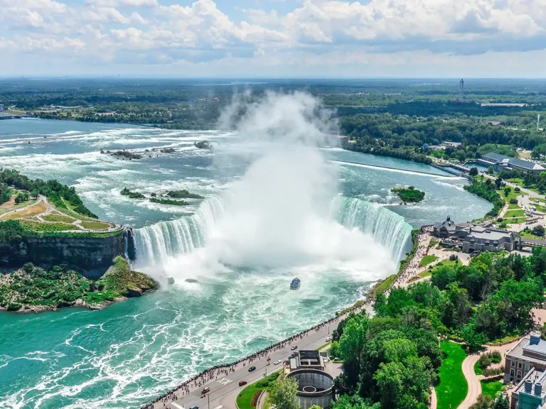 Tour du lịch Canada tham quan thác Niagara