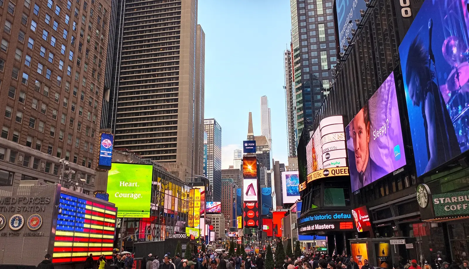 Các tòa nhà chọc trời với màn hình LED siêu khủng ở Times Square