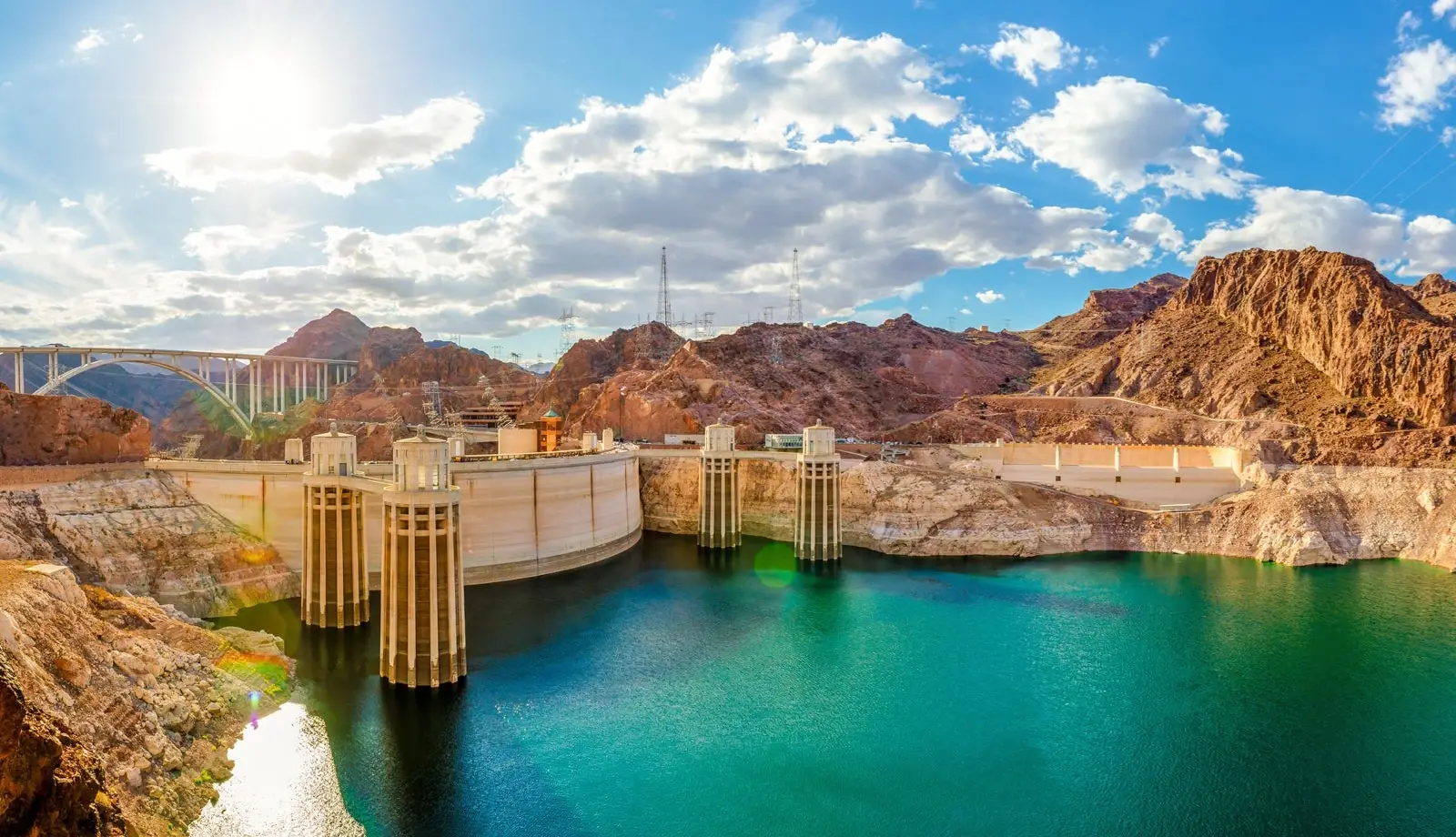 Khung cảnh sông nước tuyệt đẹp chỉ có ở con đập thủy điện Hoover