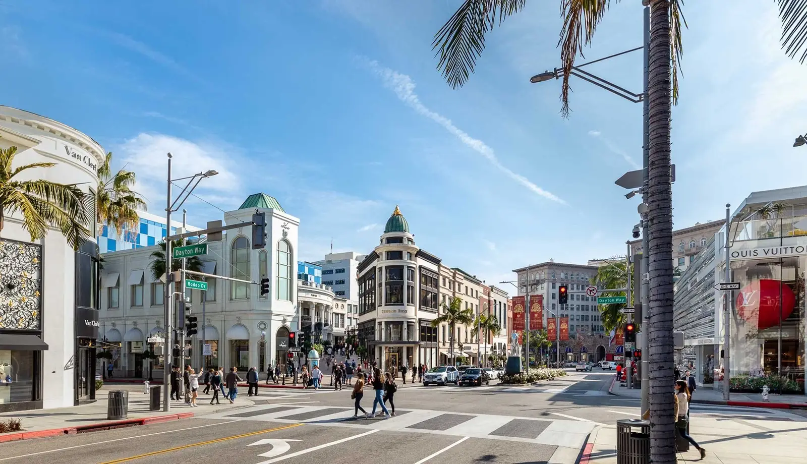 Rodeo Drive - khu phố mua sắm sôi động của Beverly Hills
