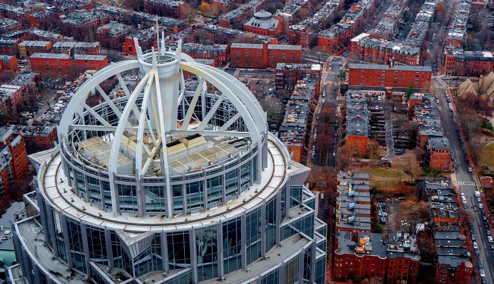 Đài quan sát là địa điểm được nhiều du khách lựa chọn