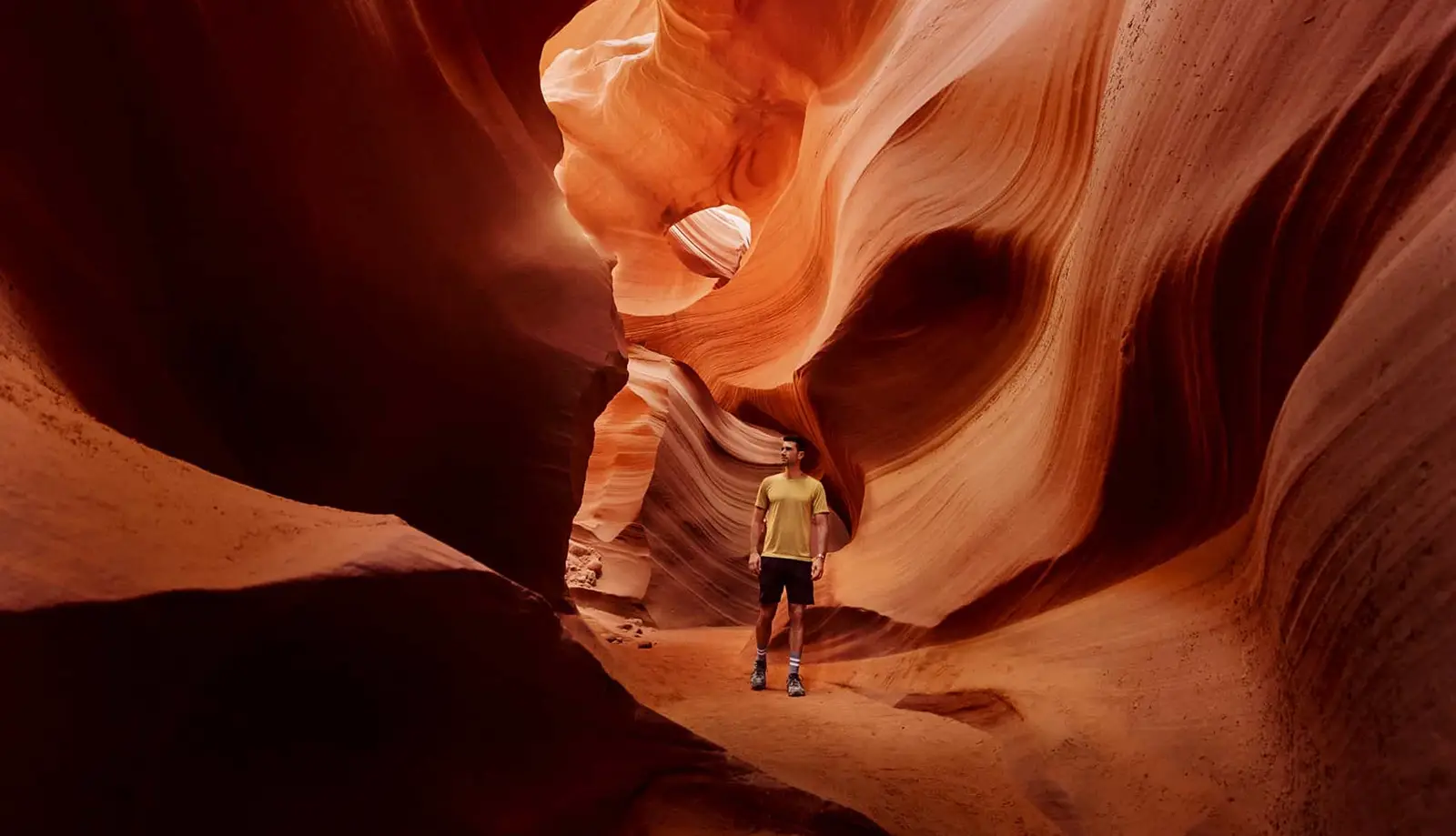 Vẻ đẹp độc đáo của Hẻm núi Antelope Canyon