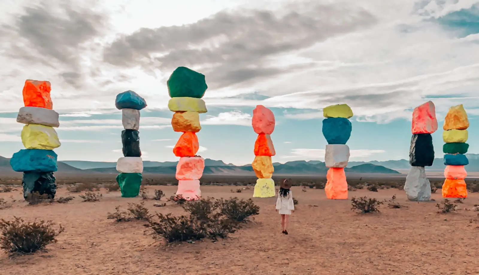 Seven Magic Mountains là một điểm thu hút nhiều du khách tại Las Vegas