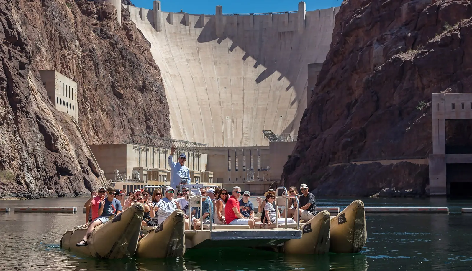 Trải nghiệm ngồi thuyền dọc sông Colorado