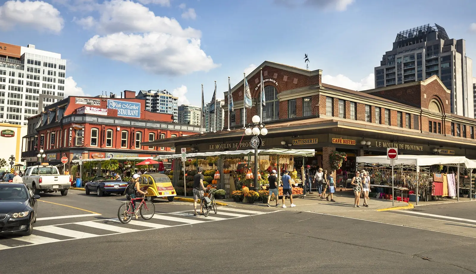 Khu chợ ByWard - nơi bạn tha hồ trải nghiệm mua sắm khi du lịch Ottawa