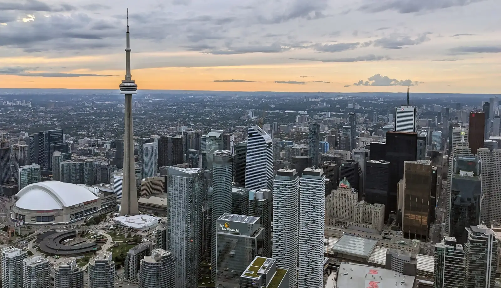 Thành phố Toronto là thành phố đông dân nhất Canada