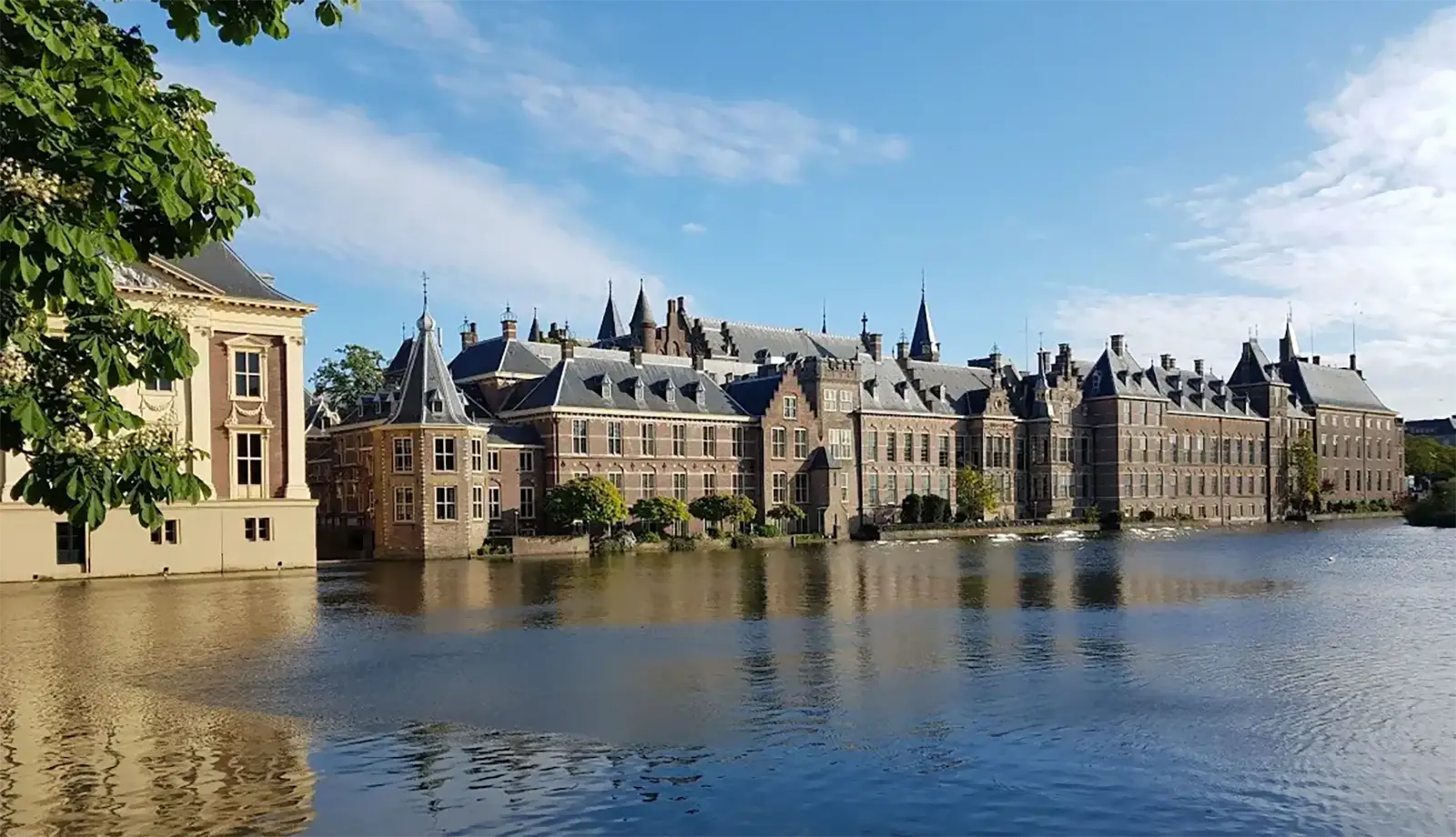 Thành phố mang đậm vẻ đẹp lịch sử của đất nước Hà Lan