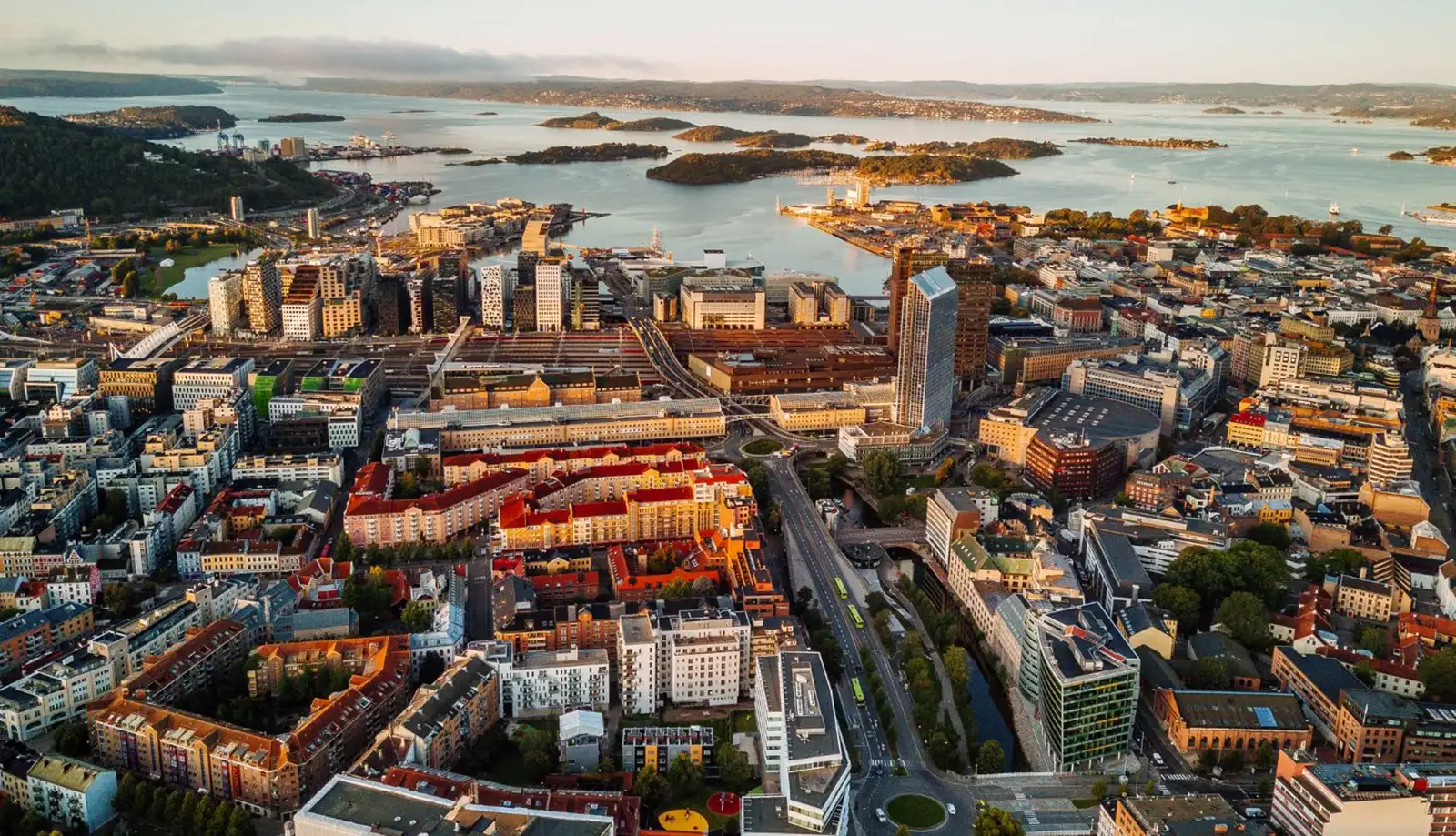 Thủ đô Oslo sở hữu không khí trong lành, nhiều cây xanh, sông hồ thân thiện