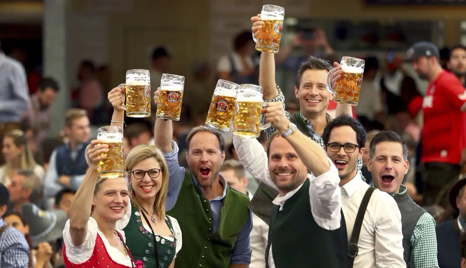 Khám phá lễ hội bia Oktoberfest tại Đức