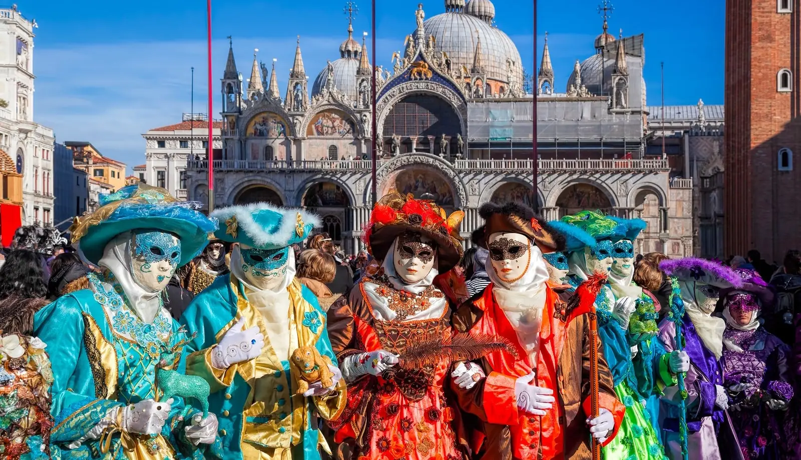 Lễ hội hóa trang rực rỡ màu sắc được tổ chức ở thành phố Venice