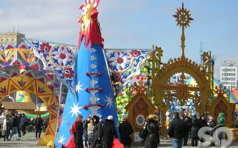 Bầu không khí tại lễ hội tiễn biệt mùa đông Maslenitsa