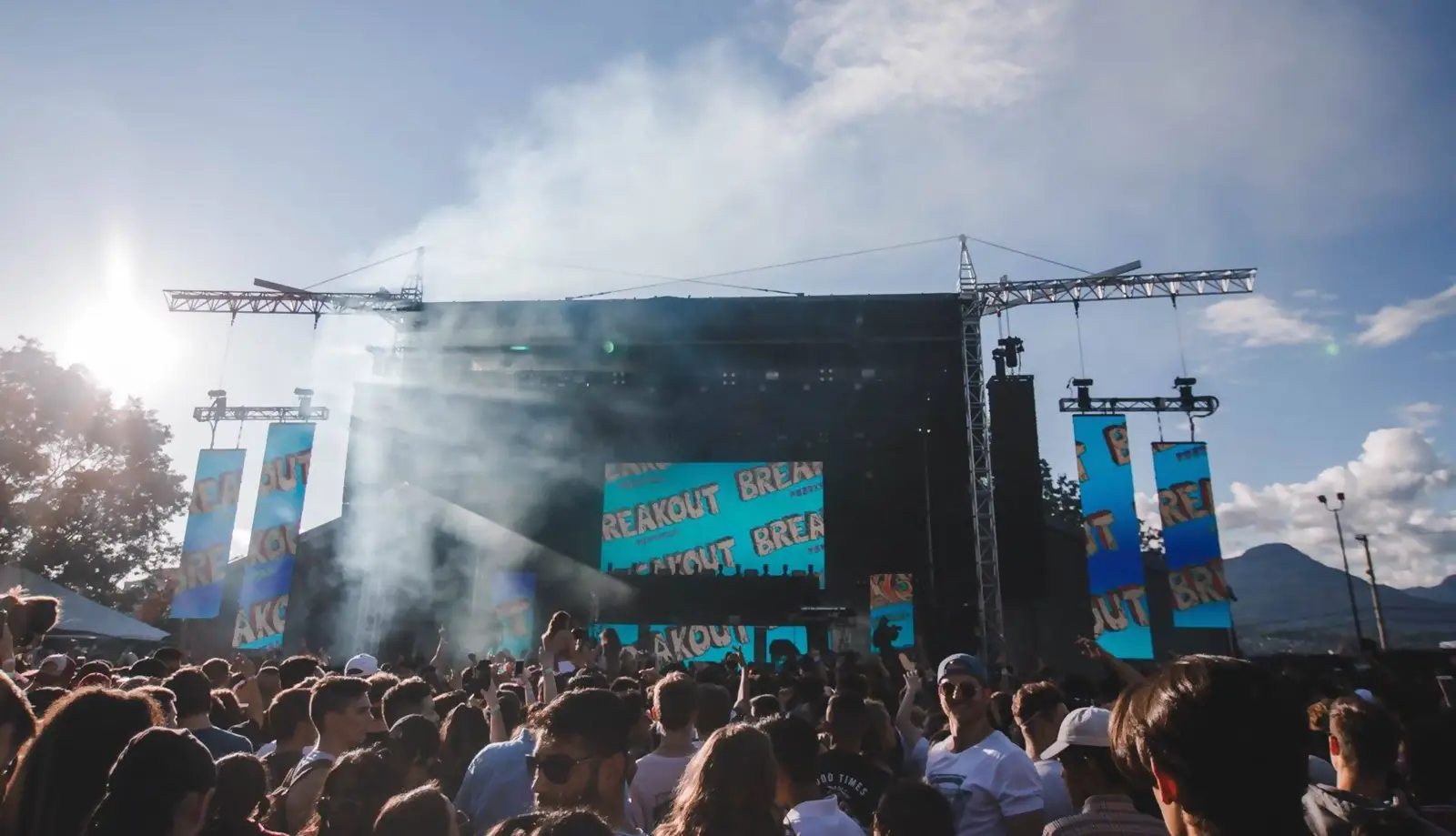 Buổi hòa nhạc Shorefest ở Sunset Beach