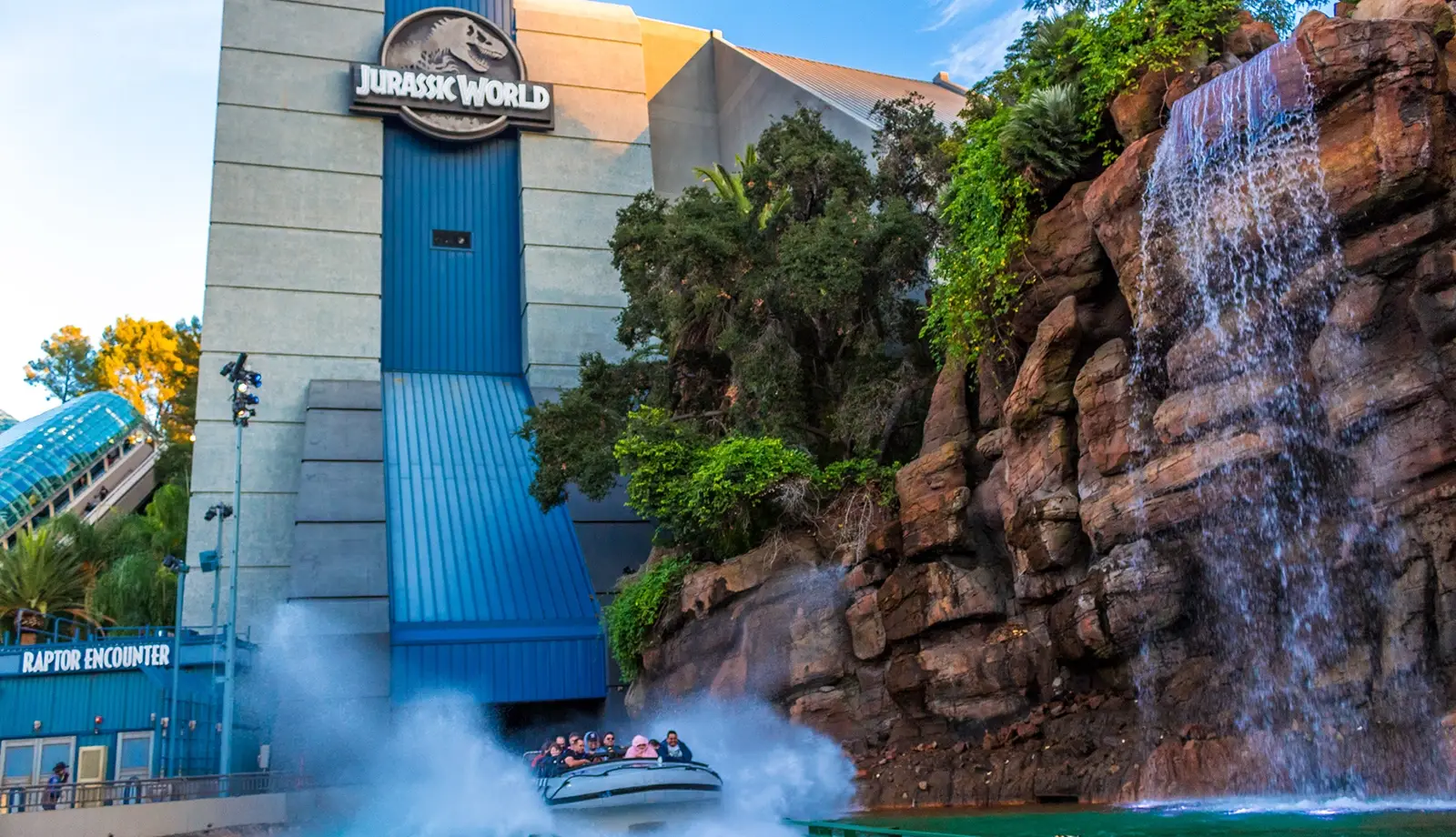 Jurassic World được nhiều du khách lựa chọn ghé thăm