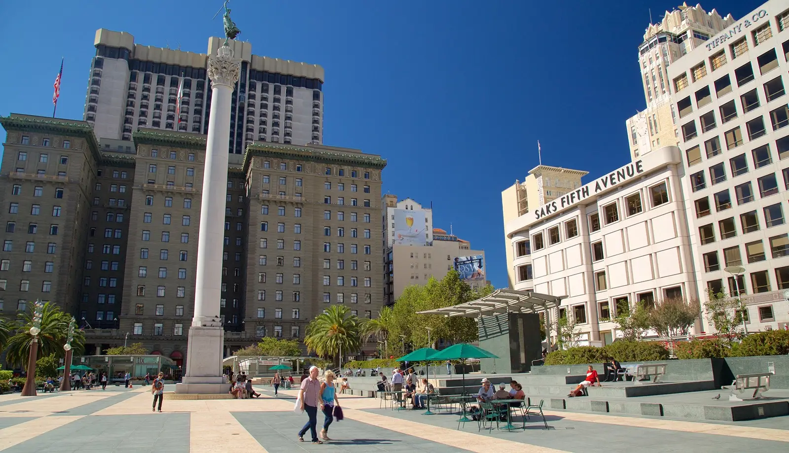 Quảng trường Union có không khí sôi động và nhộn nhịp