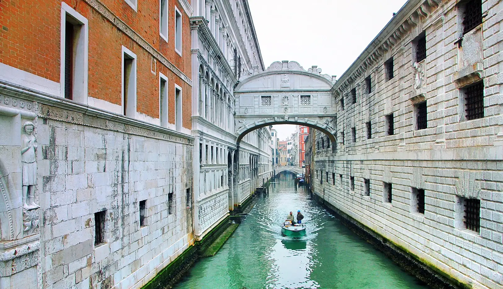 Chiêm ngưỡng nét đẹp lãng mạn của Cầu Than Thở ở Venice