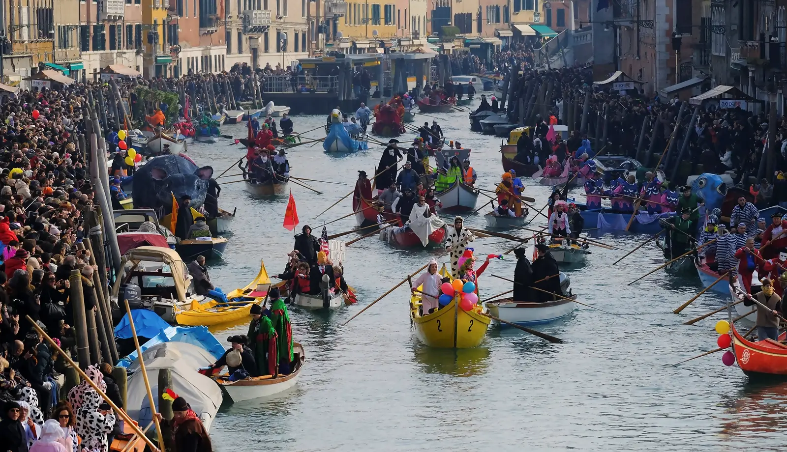 Rực rỡ lễ hội hoá trang Venice xa hoa độc đáo nhất nước Ý