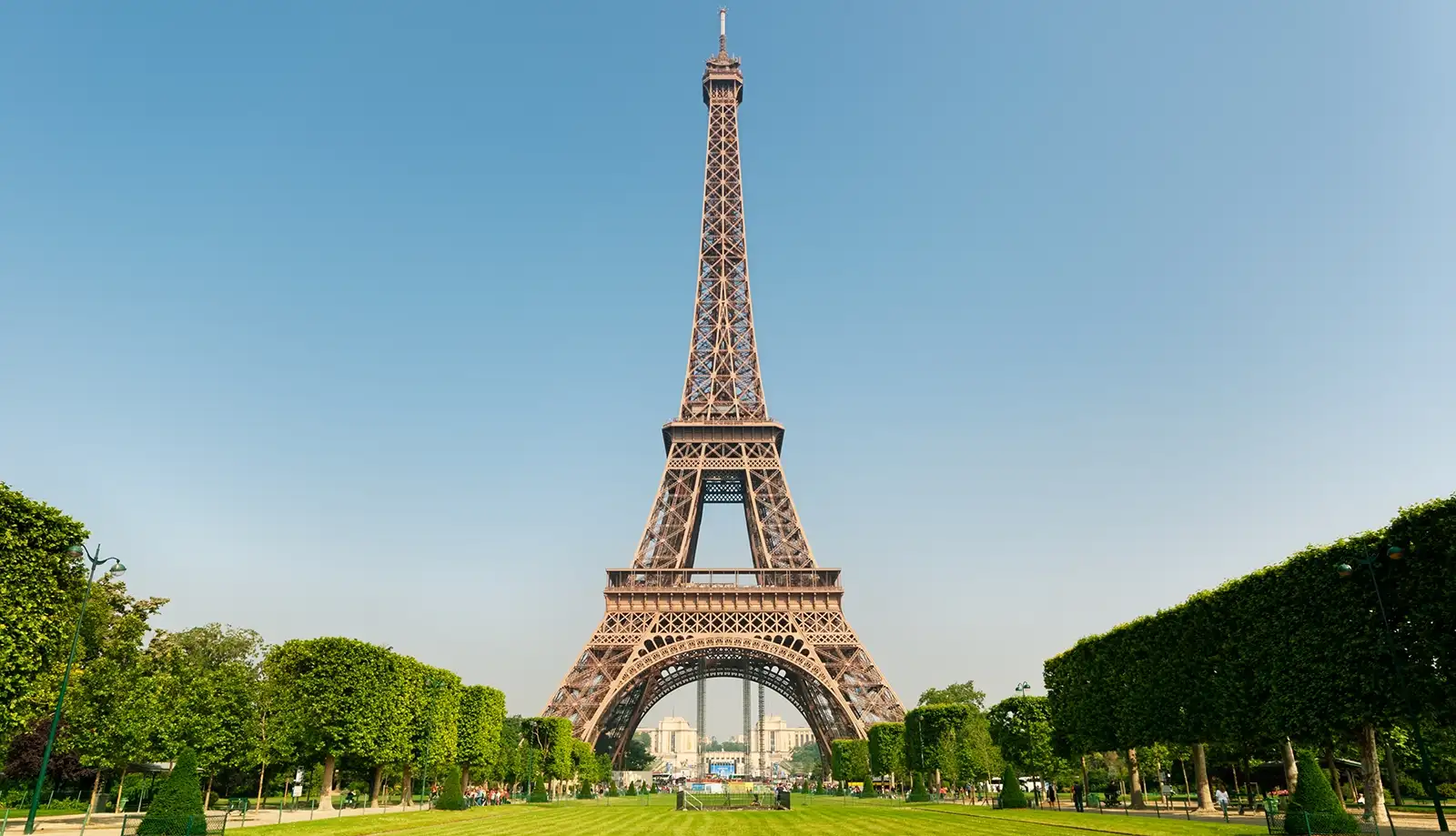 Tháp Eiffel - Khám phá những bí mật của biểu tượng nước Pháp