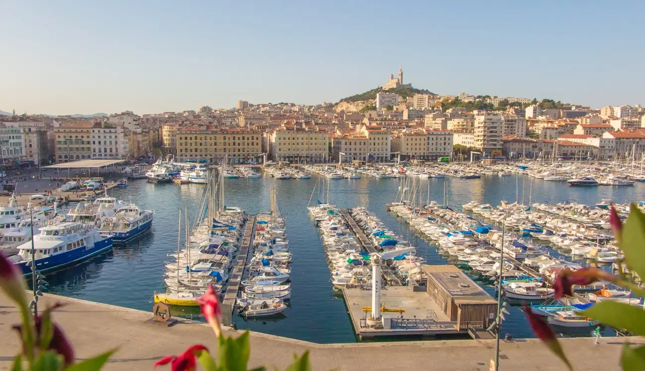 Du lịch Marseille sẽ thích hợp nhất vào mùa xuân hoặc hè