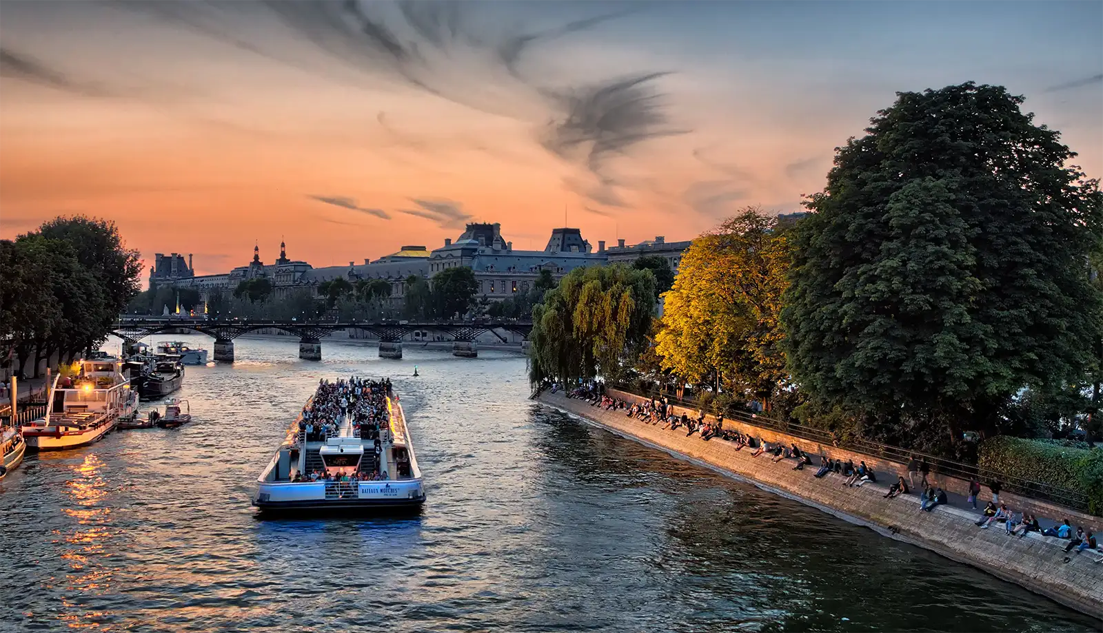 Chiêm ngưỡng kiến trúc nổi tiếng hai bờ sông Seine thơ mộng
