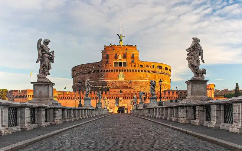 Castel Sant’Angelo - tòa lâu đài nổi tiếng nguy nga và tráng lệ