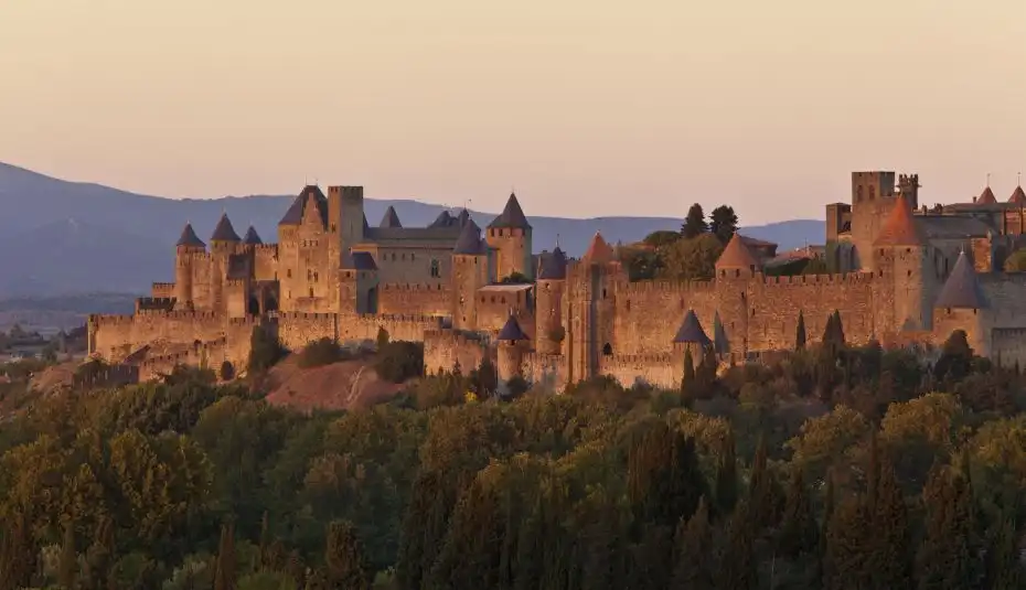 Vẻ đẹp mê hoặc của thành phố pháo đài Carcassonne ở nước Pháp