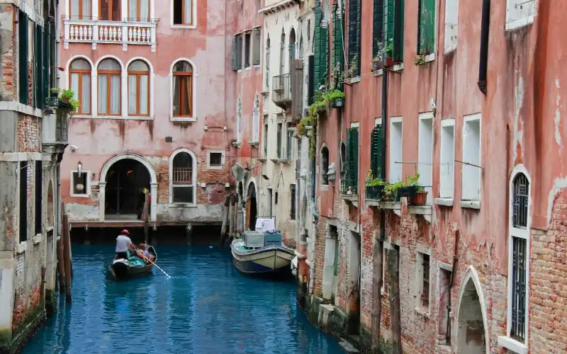 Bạn có thể đi một mình trên thuyền nếu thuê riêng