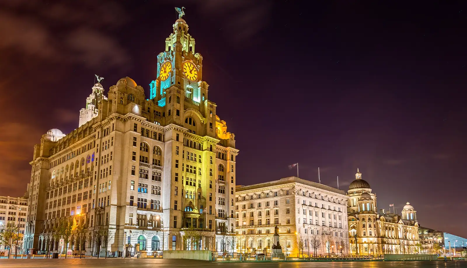 Tòa nhà Cunard và Royal Liver - biểu tượng của thành phố cảng Liverpool