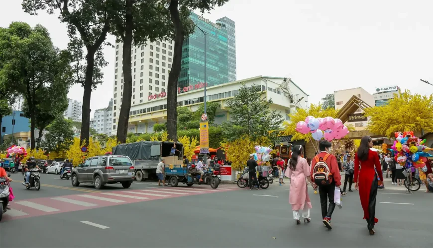 AB Travel du xuân rạng ngời tại phố Ông Đồ 2024