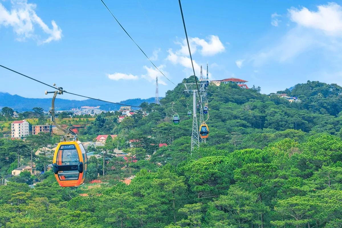 Trải nghiệm cáp treo đồi Robin du lịch Đà Lạt